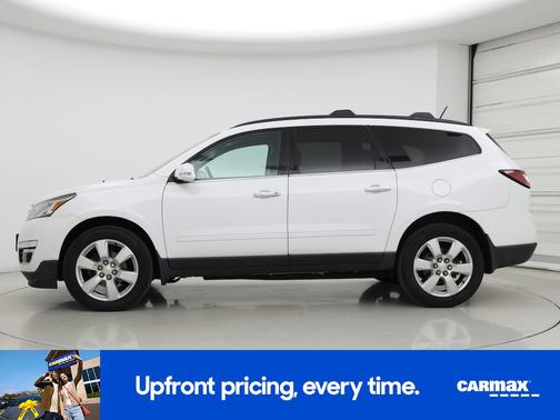 White 2017 Chevrolet Traverse LT