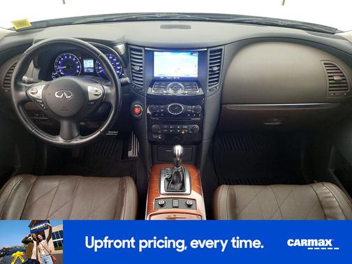 White 2016 INFINITI QX70