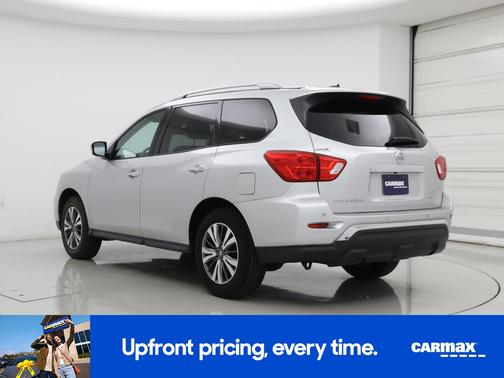 2017 Nissan Pathfinder SV