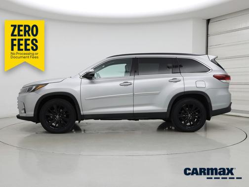 Gray 2019 Toyota Highlander SE