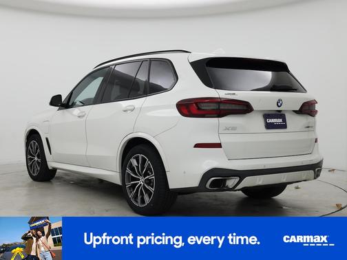 White 2021 BMW X5 PHEV XDrive45e