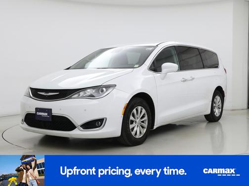 White 2019 Chrysler Pacifica Touring Plus