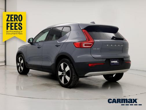 Gray 2020 Volvo XC40 T5 Momentum