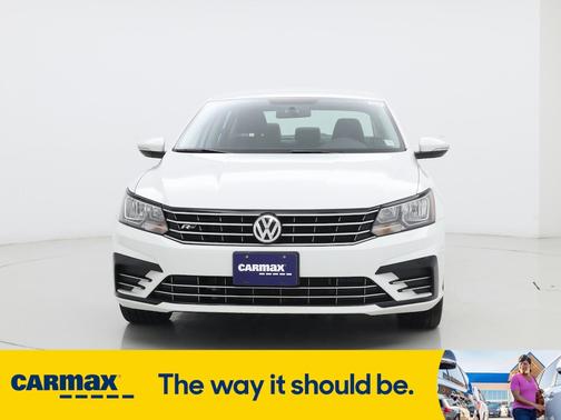 2018 Volkswagen Passat R-Line
