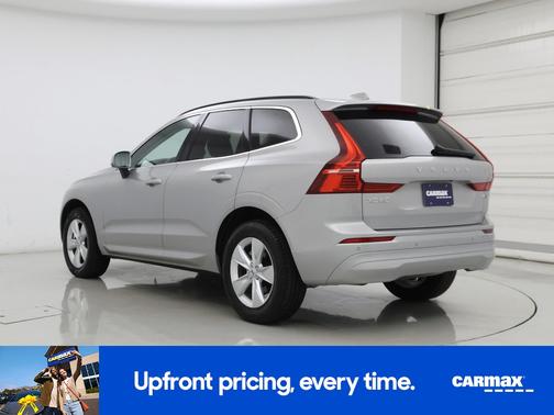2022 Volvo XC60 B5 Momentum