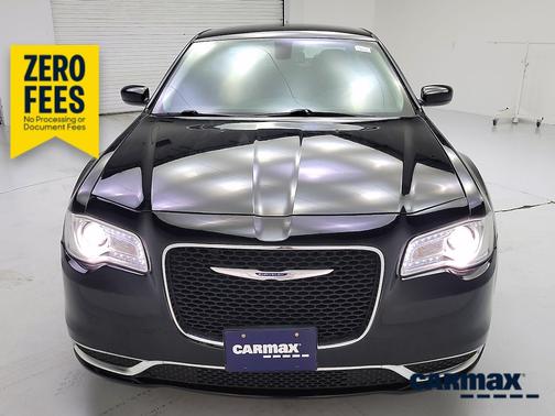 Black 2018 Chrysler 300 Touring L