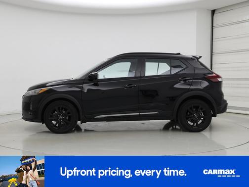 Black 2024 Nissan Kicks SR