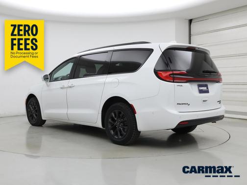 White 2021 Chrysler Pacifica Limited