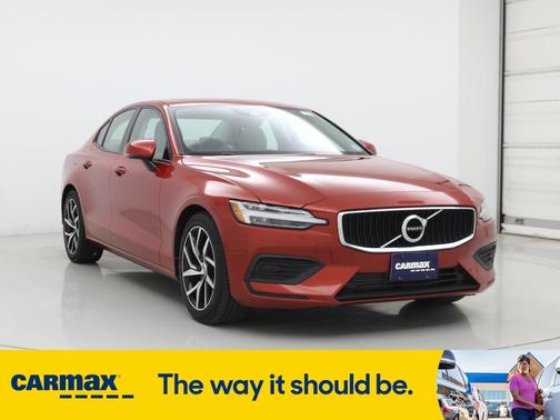 2020 Volvo S60 T5 Momentum