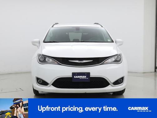 White 2020 Chrysler Pacifica Touring L