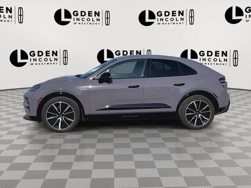 2025 Porsche Macan Turbo