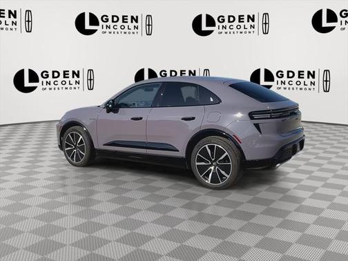2025 Porsche Macan Turbo