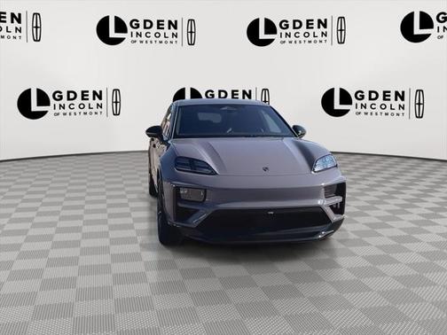 2025 Porsche Macan Turbo