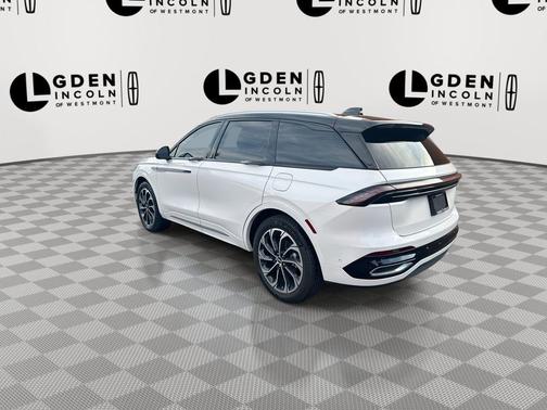 White Platinum Metallic Tri-Coat 2024 Lincoln Nautilus Reserve