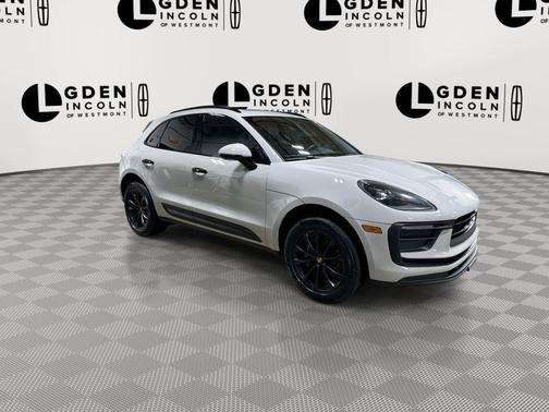 2022 Porsche Macan Base
