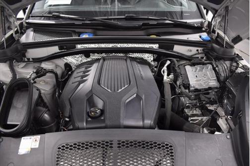 2022 Porsche Macan Base