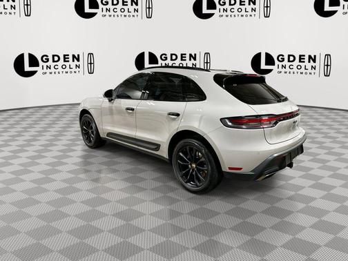 2022 Porsche Macan Base