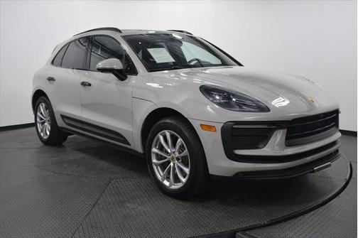 2022 Porsche Macan Base