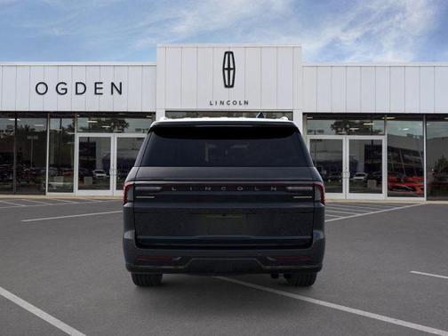 2025 Lincoln Navigator Black Label