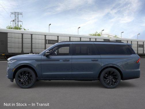 FLIGHT BLUE METALLIC CC 2026 Lincoln Navigator Reserve