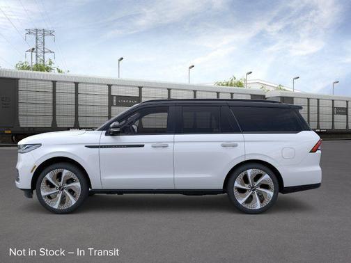 Crystal White Metallic Clearcoat 2026 Lincoln Navigator Black Label
