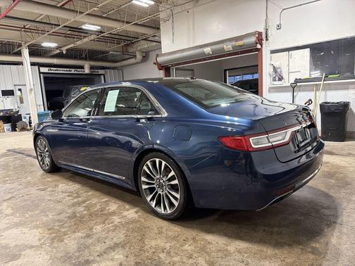 MIDNIGHT SAPPHIRE BLUE MET 2017 Lincoln Continental Reserve