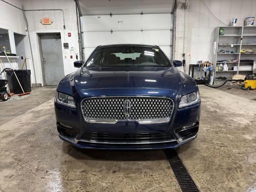 MIDNIGHT SAPPHIRE BLUE MET 2017 Lincoln Continental Reserve