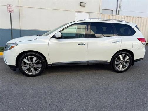 Pearl 2015 Nissan Pathfinder Platinum