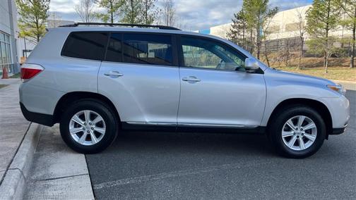 2011 Toyota Highlander BASE/SE