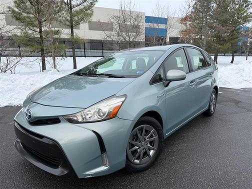 2015 Toyota Prius v TWO/FIVE/THREE/FOUR