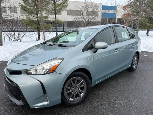 2015 Toyota Prius v TWO/FIVE/THREE/FOUR