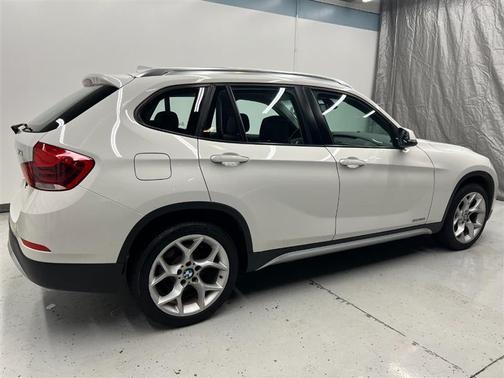 Photo 5 of 32 of 2014 BMW X1 sDrive28i