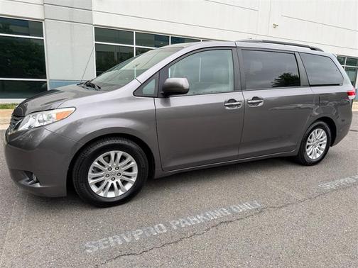 2014 Toyota Sienna XLE