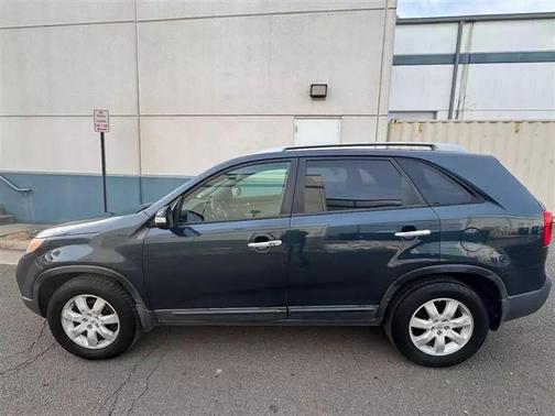2011 Kia Sorento LX