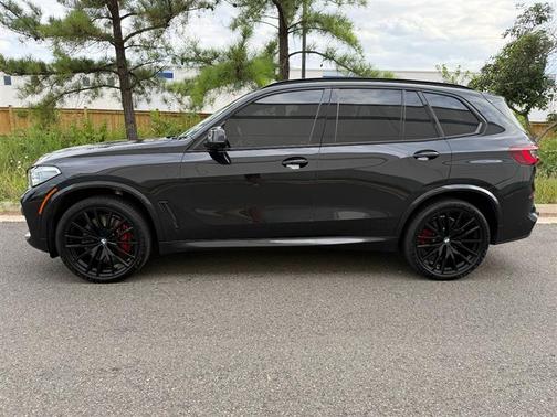 2022 BMW X5 M50i