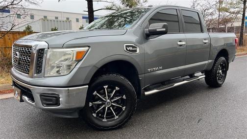 2017 Nissan Titan SV