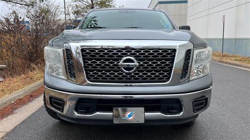 2017 Nissan Titan SV
