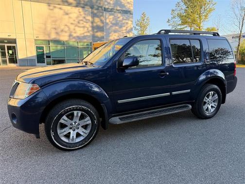 Navy Blue 2011 Nissan Pathfinder Silver