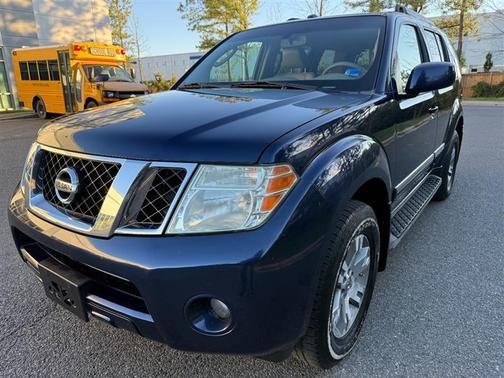Navy Blue 2011 Nissan Pathfinder Silver