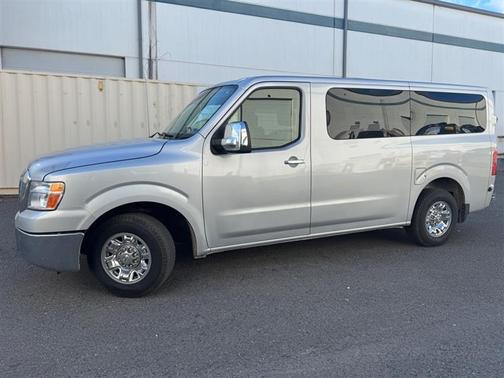 2017 Nissan NV Passenger NV3500 HD SV V6/SV V8