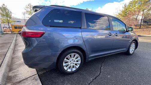 2015 Toyota Sienna LE