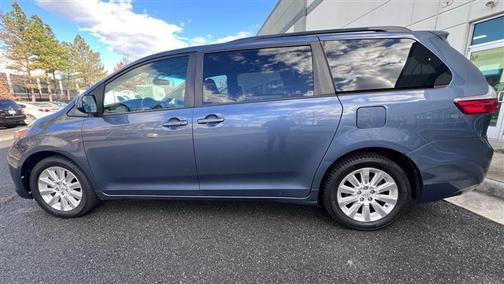 2015 Toyota Sienna LE