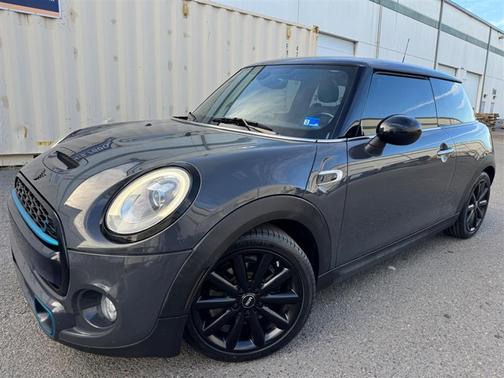 Moonwalk Gray Metallic 2017 MINI Hardtop Cooper S