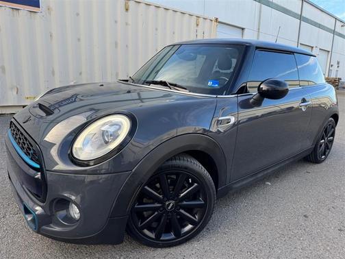 Moonwalk Gray Metallic 2017 MINI Hardtop Cooper S
