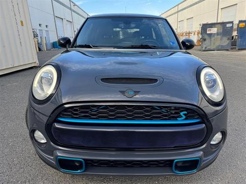 Moonwalk Gray Metallic 2017 MINI Hardtop Cooper S