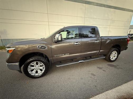 2017 Nissan Titan XD SL