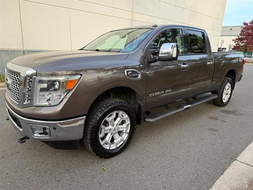 2017 Nissan Titan XD SL