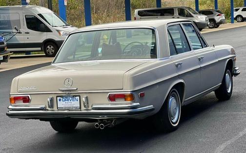 Tan 1971 Mercedes-Benz 280SE Base