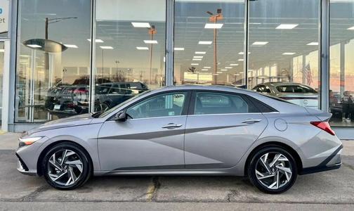 2025 Hyundai ELANTRA SEL