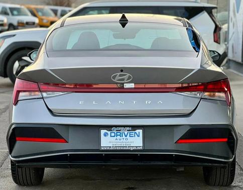 2025 Hyundai ELANTRA SEL